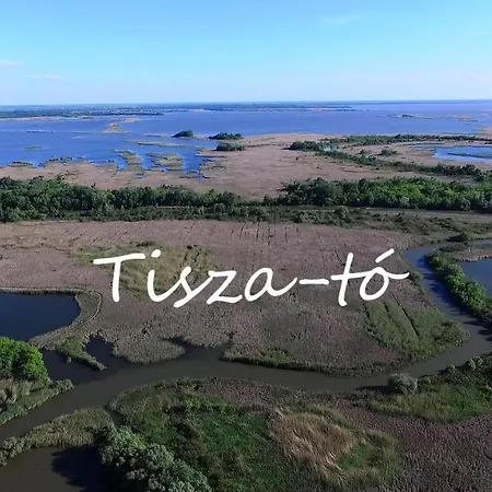 公寓 Idill Ueduelohaz 2 Tiszafüred